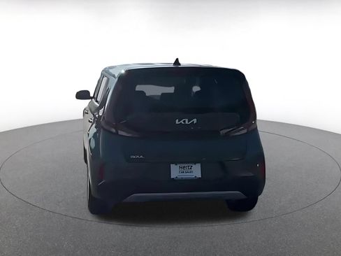 Used 2025 Kia Soul LX w/ LX Technology Package FWD image 9