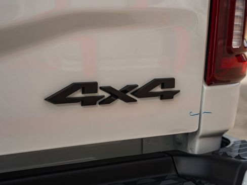 New 2026 RAM 2500 Big Horn AWD/4WD image 9
