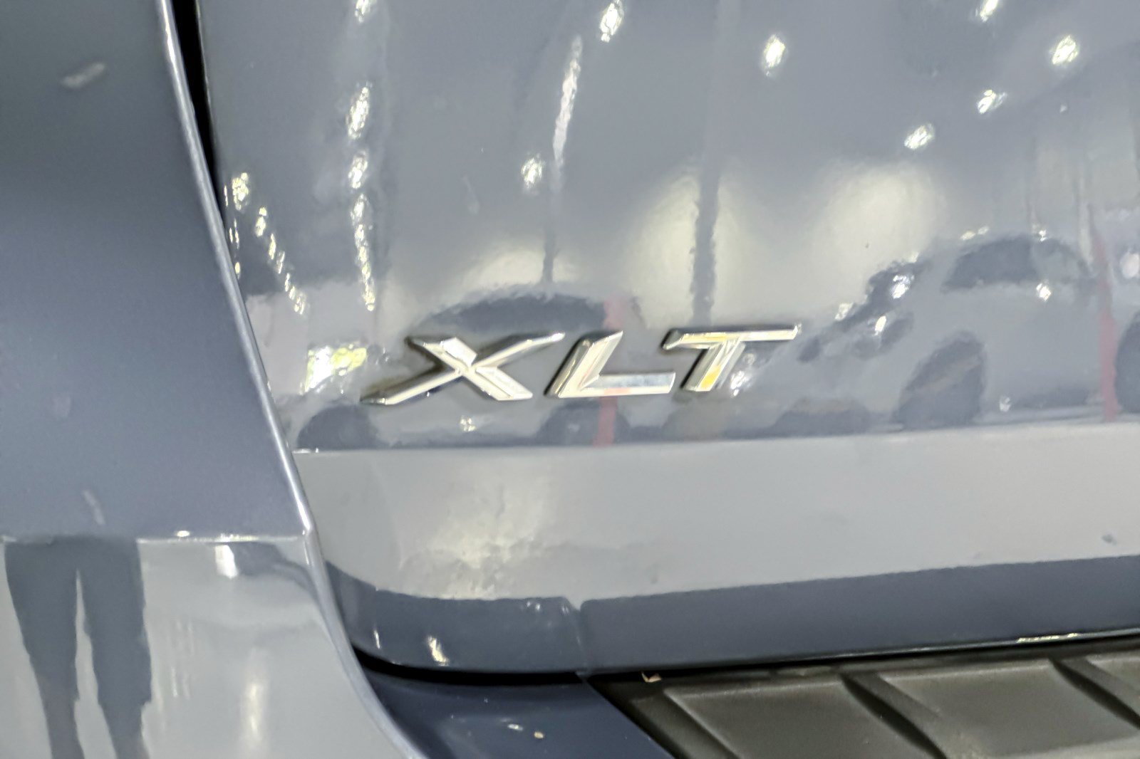 Used 2021 Ford Explorer XLT w/ Equipment Group 202A AWD/4WD image 29
