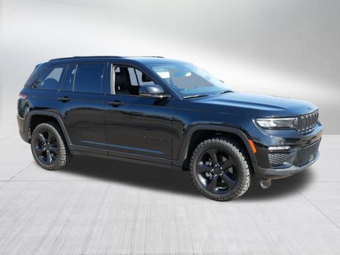 Used 2023 Jeep Grand Cherokee Limited w/ Black Appearance Package image 8