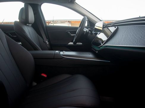 Certified 2025 Mercedes-Benz E 350 4MATIC Sedan image 30