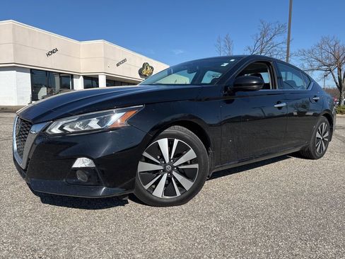 Used 2020 Nissan Altima 2.5 SV image 3