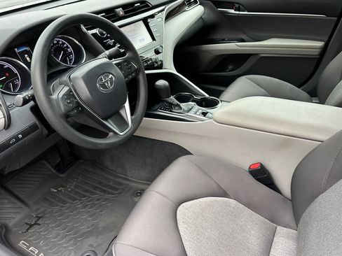Used 2018 Toyota Camry LE image 11