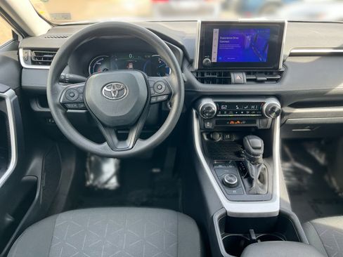 Used 2025 Toyota RAV4 XLE AWD/4WD image 22