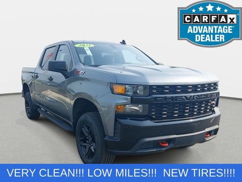 Used 2021 Chevrolet Silverado 1500 Custom Trail Boss w/ LPO, Dark Essentials Package AWD/4WD image 3