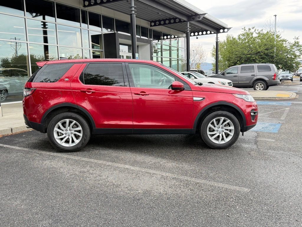 Used 2019 Land Rover Discovery Sport HSE AWD/4WD image 9