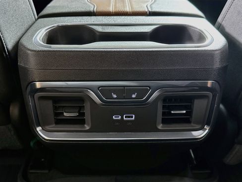 Used 2025 Chevrolet Silverado 3500 High Country w/ High Country Premium Package AWD/4WD image 7