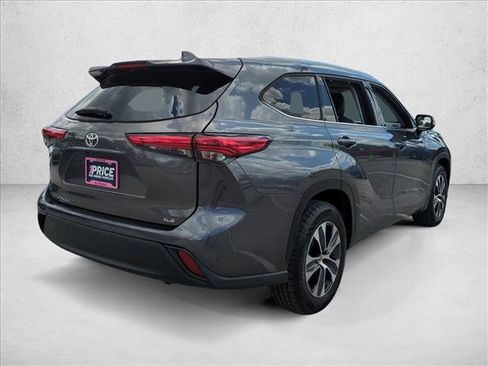 Certified 2020 Toyota Highlander XLE FWD image 5