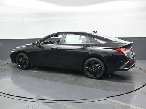 Used 2026 Hyundai Elantra SEL Sport Premium FWD image 9