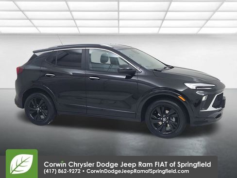 Used 2024 Buick Encore GX Sport Touring image 1