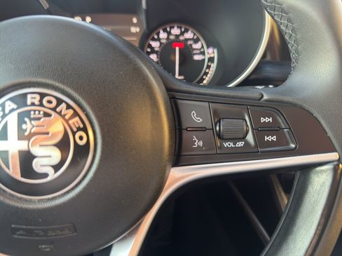 Used 2019 Alfa Romeo Stelvio image 10