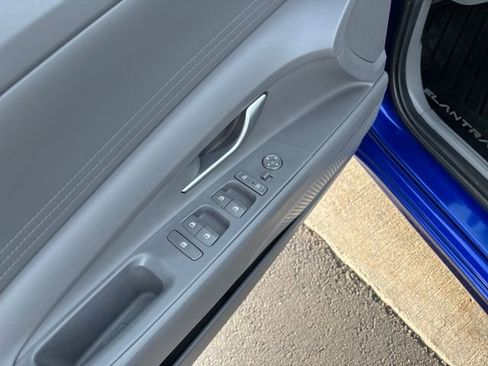 Used 2023 Hyundai Elantra SEL w/ Cargo Package image 11