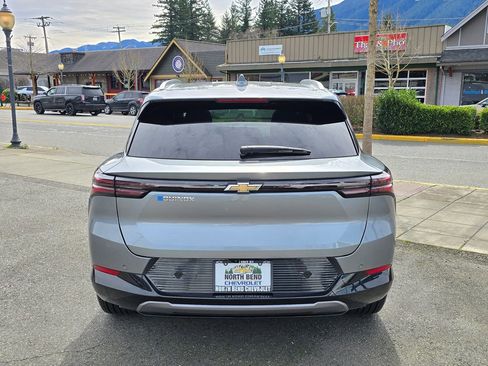 Used 2025 Chevrolet Equinox EV LT w/ Convenience Package image 7