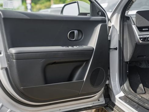New 2025 Hyundai Ioniq 5 SEL image 37