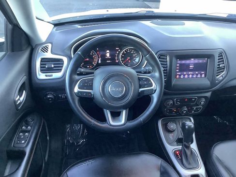 Used 2018 Jeep Compass Latitude w/ Popular Equipment Group AWD/4WD image 10