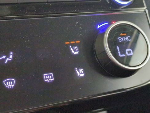 Certified 2025 Hyundai Tucson Limited AWD/4WD image 29