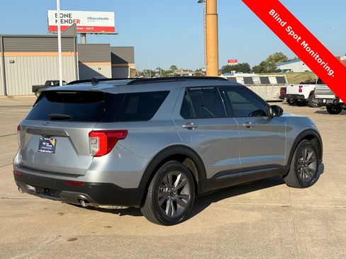 Certified 2023 Ford Explorer XLT w/ Equipment Group 202A image 5