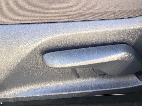 Certified 2025 Toyota RAV4 LE image 28