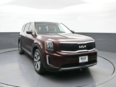 Certified 2022 Kia Telluride EX w/ EX Premium Package FWD image 3
