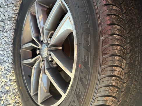 Used 2018 Jeep Grand Cherokee Limited image 21