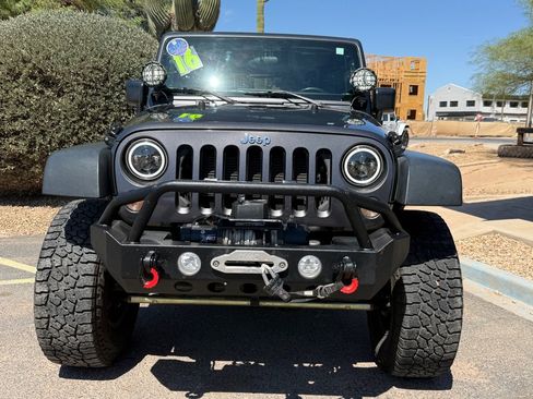 Used 2016 Jeep Wrangler Sport w/ Connectivity Group AWD/4WD image 3