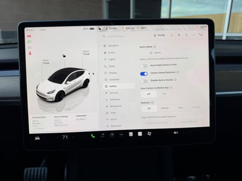 Used 2023 Tesla Model Y Performance AWD/4WD image 22