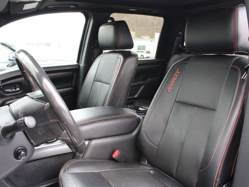 Used 2021 Nissan Titan PRO-4X w/ Pro-4x Convenience Package AWD/4WD image 16