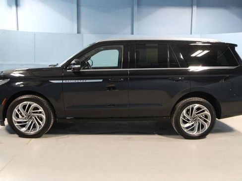 Used 2025 Lincoln Navigator Reserve AWD/4WD image 34