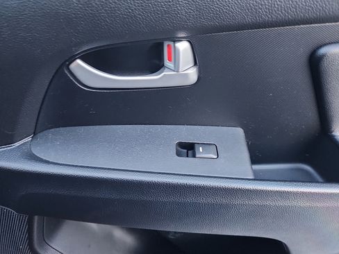 Used 2014 Kia Sportage LX image 33