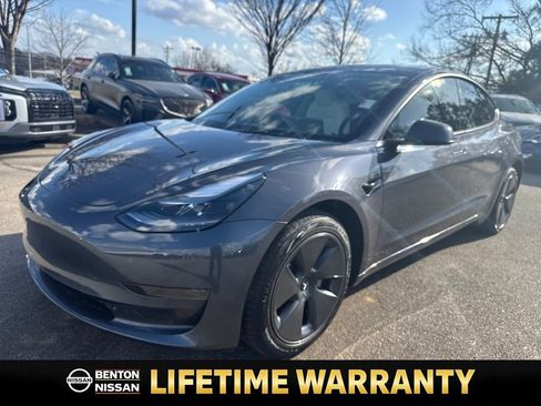 Used 2023 Tesla Model 3 Standard Range image 4