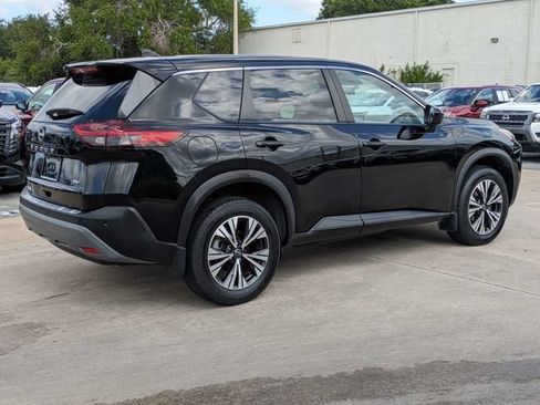 Used 2023 Nissan Rogue SV FWD image 6