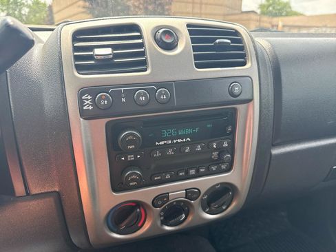 Used 2011 Chevrolet Colorado LT AWD/4WD image 18