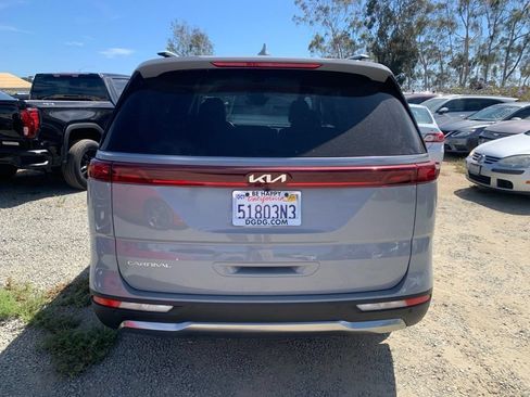 Used 2023 Kia Carnival SX FWD image 8