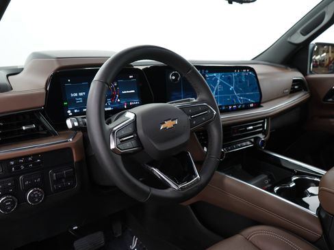 Used 2025 Chevrolet Tahoe High Country AWD/4WD image 27