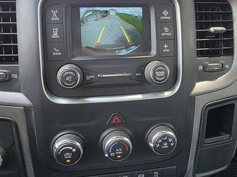 Used 2016 RAM 2500 Tradesman w/ Chrome Appearance Group AWD/4WD image 16
