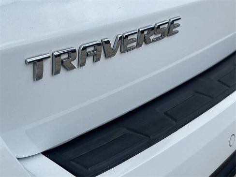 Used 2017 Chevrolet Traverse LT image 33