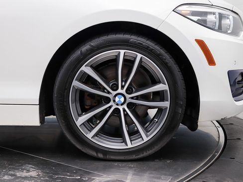 Used 2019 BMW 230i Convertible w/ Convenience Package RWD image 21