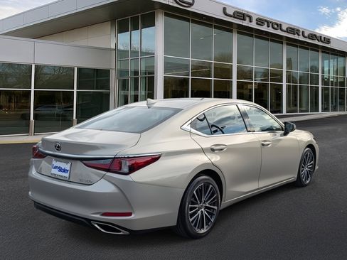Certified 2024 Lexus ES 350 w/ Premium Package image 3