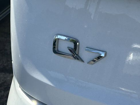 Used 2023 Audi Q7 Premium Plus image 6
