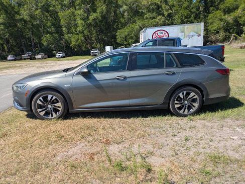 Used 2018 Buick Regal Preferred w/ Sights and Sounds Package image 6