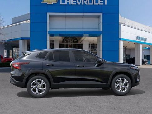 New 2026 Chevrolet Trax LS image 5