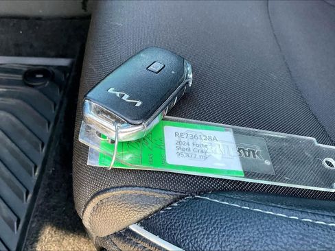 Used 2024 Kia Forte GT-Line w/ GT-Line Premium Package image 19