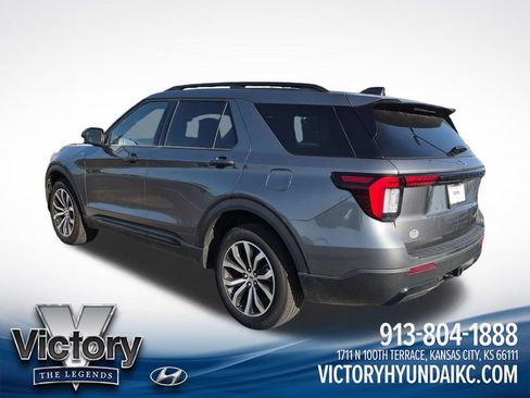 Used 2025 Ford Explorer ST-Line AWD/4WD image 3