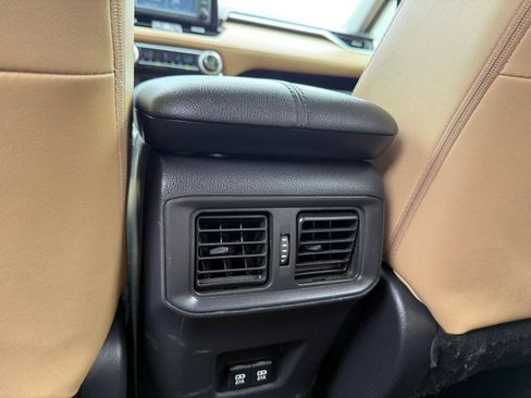Used 2019 Toyota RAV4 XLE Premium FWD image 18