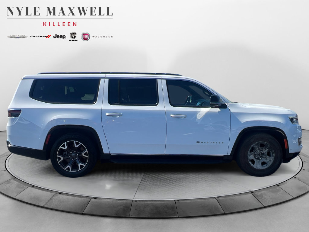 Used 2024 Jeep Wagoneer L Series III w/ Flexible Seating Group AWD/4WD image 17