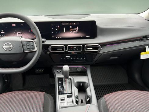 New 2026 Nissan Sentra SR w/ Floor Mat Package FWD image 7