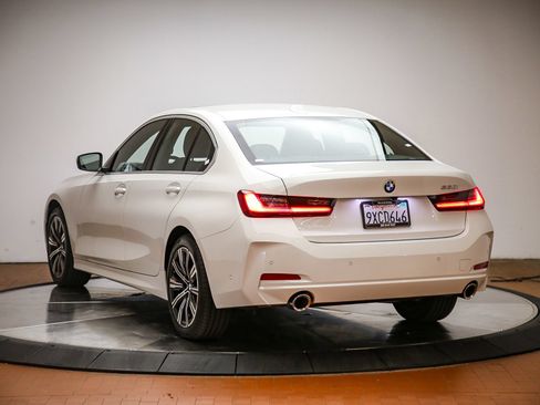 Used 2026 BMW 330i Sedan w/ Premium Package RWD image 2