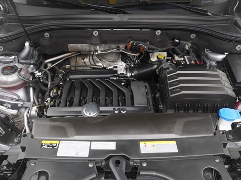 Used 2023 Volkswagen Atlas Cross Sport SE image 31