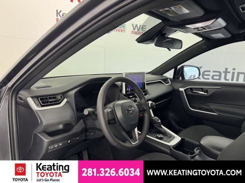 Used 2025 Toyota RAV4 SE w/ Convenience Package AWD/4WD image 13