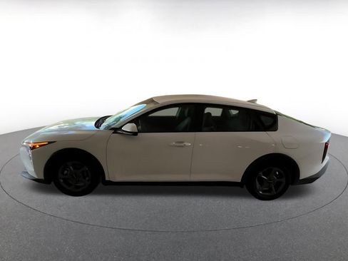 Used 2025 Kia K4 LXS image 8